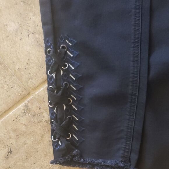 Umgee Distressed Black Jean's New - Picture 4 of 5